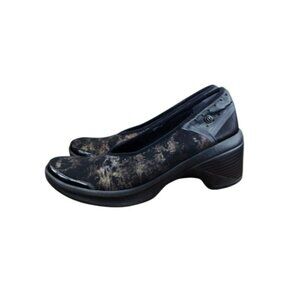 Bzees Willow Slip On Mid Heel Size 9
